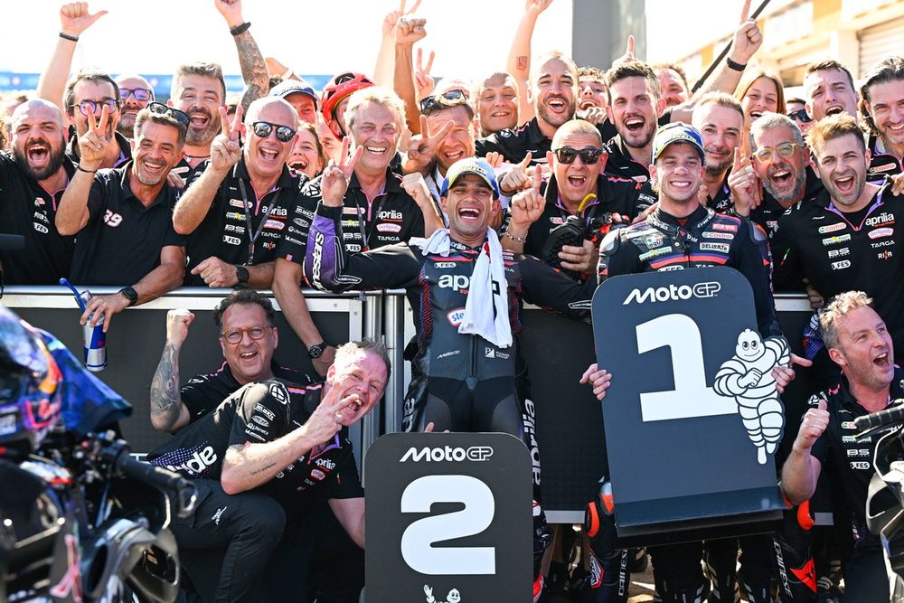 Aprilia está ahora mismo un paso por delante de Ducati, a la espera de volver a circuitos menos peculiares