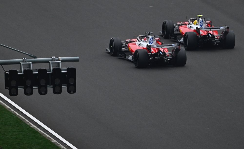 Charles Leclerc e Lewis Hamilton, Ferrari, in battaglia a Shanghai