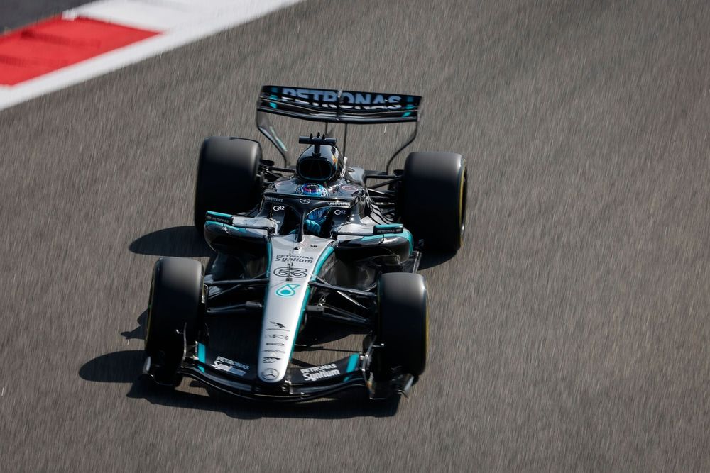 Les nouvelles F1 ont rétréci : l'empattement passe à 3,40 m (contre 3,60 m auparavant), la largeur à 1,90 m (au lieu de 2,00 m) et le poids a été réduit de 30 kg.