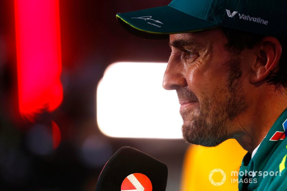 Fernando Alonso, Aston Martin F1 Team, commenta il rinnovo del contratto