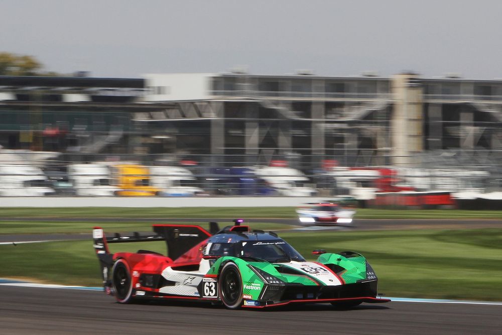 #63 Automobili Lamborghini Squadra Corse Lamborghini SC63: Romain Grosjean, Edoardo Mortara