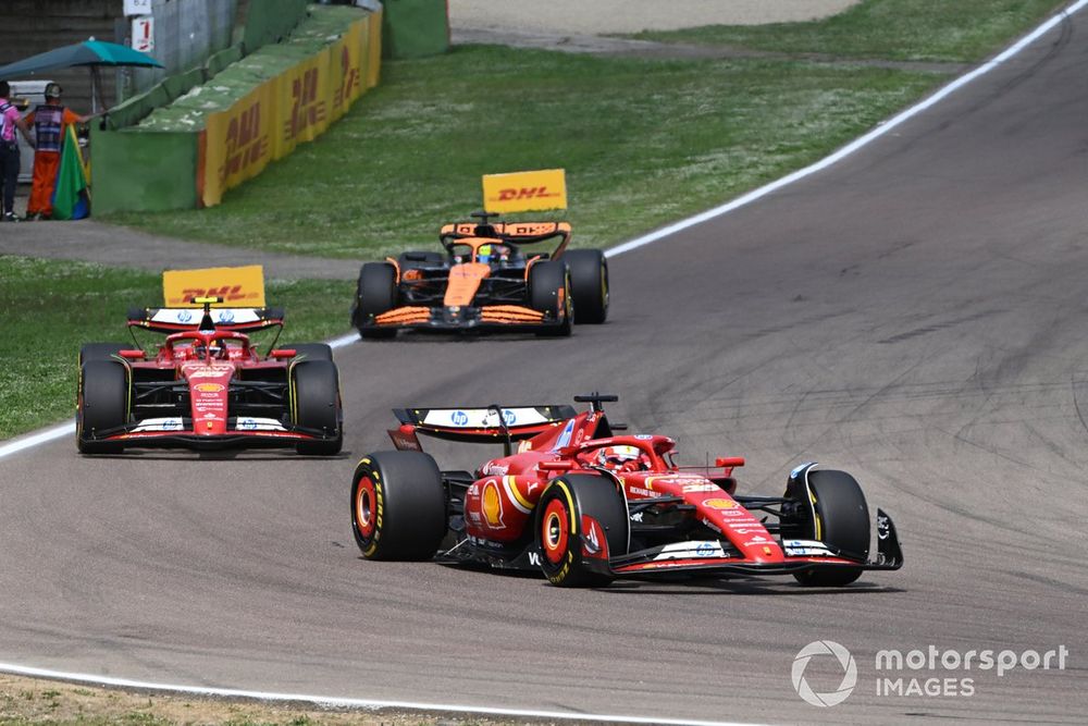 Charles Leclerc, Ferrari SF-24 Carlos Sainz, Ferrari SF-24, Oscar Piastri, McLaren MCL38