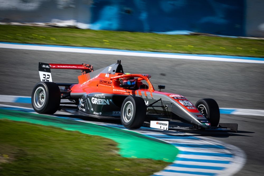 Wiktor Dobrzański, Tecnicar