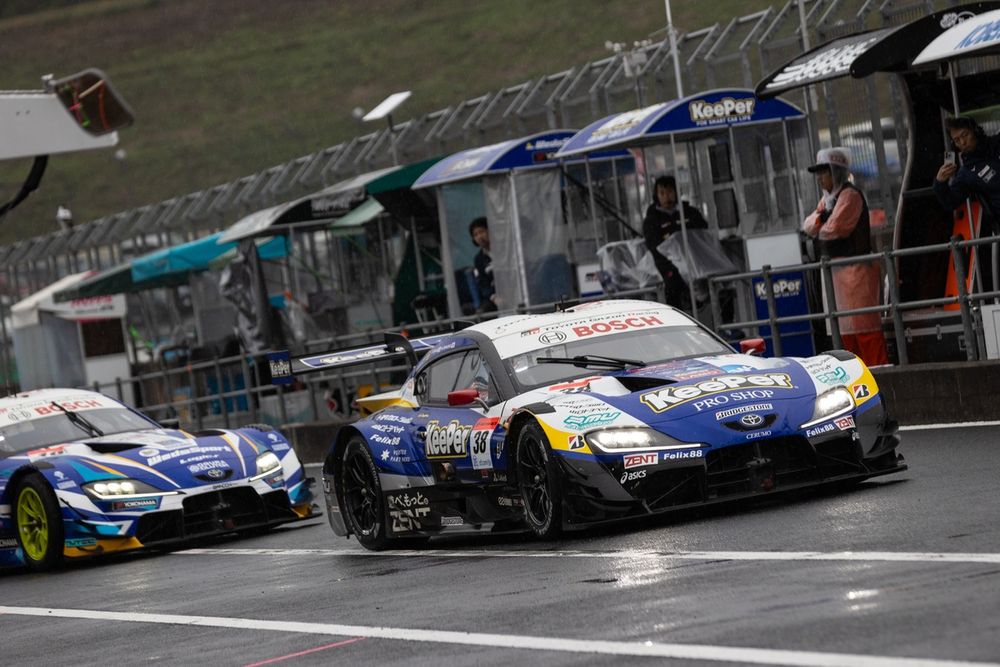 ダイヤモンドアート 完成品 スーパーGT レッドブル無限 大湯都