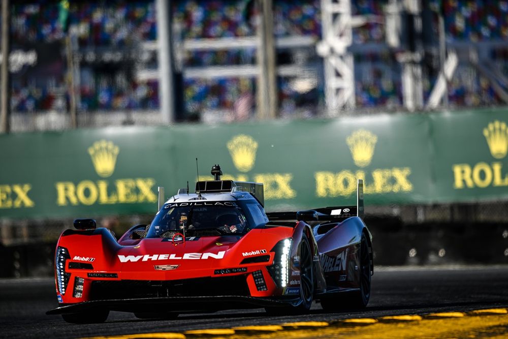 #31 Cadillac Whelen Cadillac V-Series.R: Jack Aitken, Earl Bamber, Frederik Vesti, Connor Zilisch