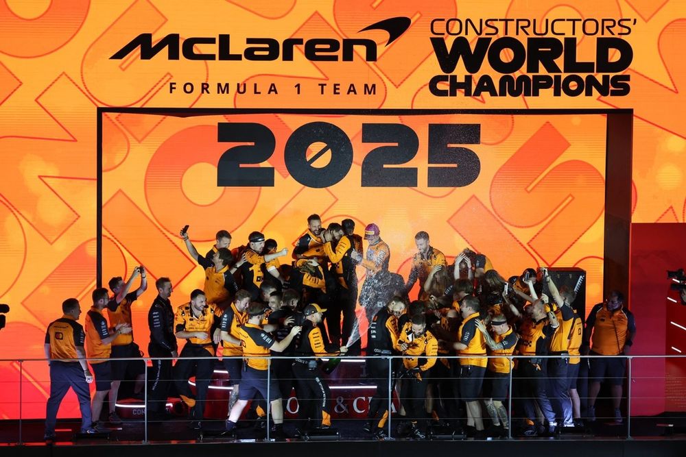 McLaren célèbre sa victoire au championnat constructeurs 2025.