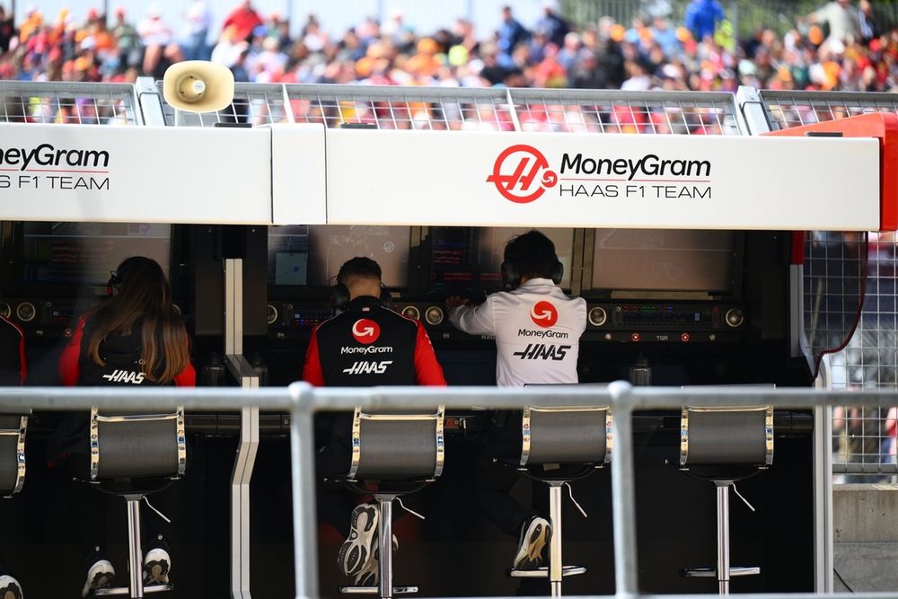 Ayao Komatsu déplore des mauvais choix stratégiques.