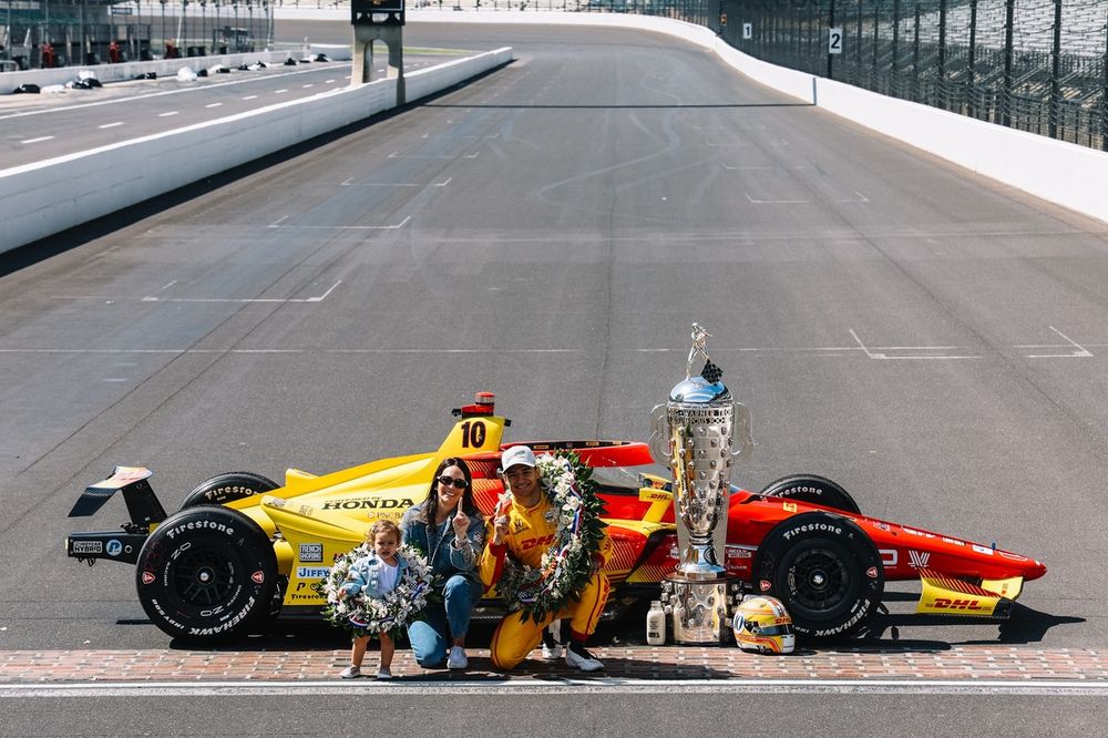El ganador de la carrera Alex Palou, Chip Ganassi Racing