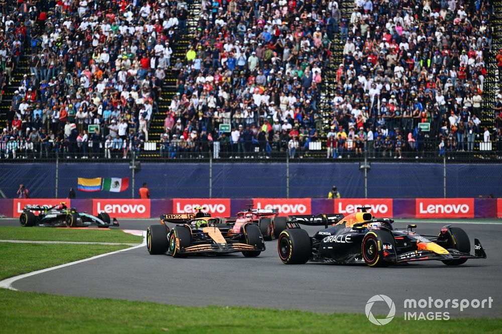 Max Verstappen, Red Bull Racing RB20, Lando Norris, McLaren MCL38 