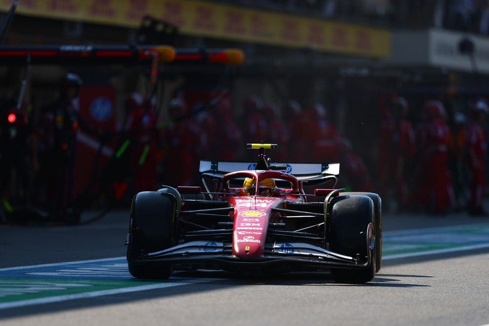 Хэмилтон «не винит» фанатов Формулы-1 в том, что они ожидали большего от дебютного сезона Ferrari