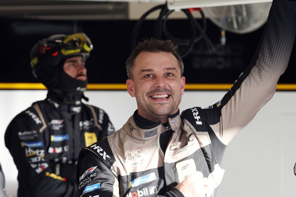 #38 Cadillac Hertz Team Jota Cadillac V-Series.R: Earl Bamber