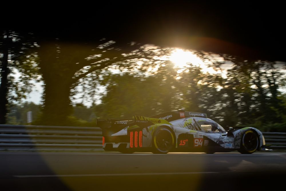 #94 Peugeot Totalenergies Peugeot 9x8: Loic Duval, Malthe Jakobsen, Stoffel Vandoorne