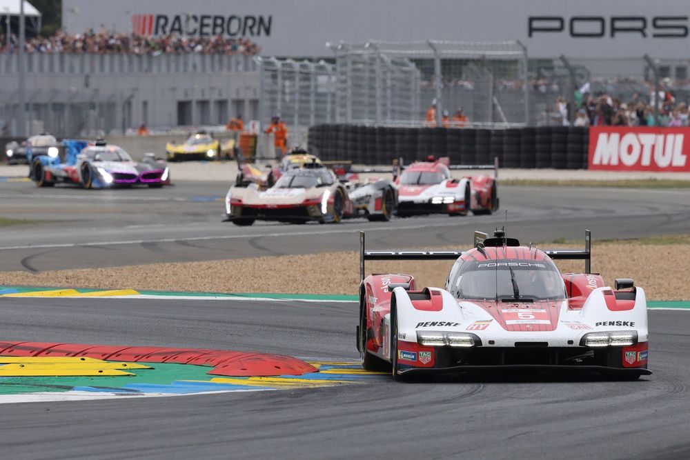 #5 Porsche Penske Motorsport Porsche 963: Julien Andlauer, Michael Christensen, Mathieu Jaminet