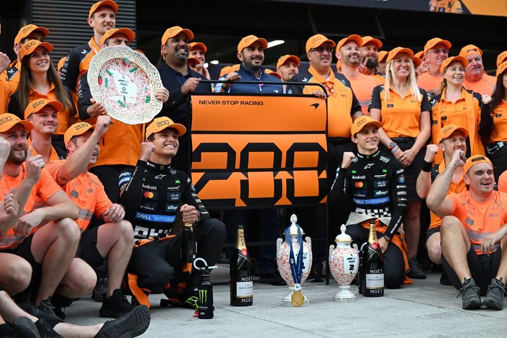 Lando Norris, McLaren, Oscar Piastri, McLaren