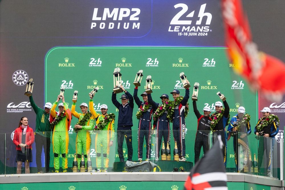 Podium: LMP2: Race winner #22 United Autosports Oreca 07: Gibson: Oliver Jarvis, Bijoy Garg, Nolan Siegel, second place #34 Inter Europol Competition Oreca 07: Gibson: Jakub Smiechowski, Vladislav Lomko, Clement Novalak, third place #28 Idec Sport Oreca 07: Gibson: Paul Lafargue, Job Van Uitert, Reshad De Gerus