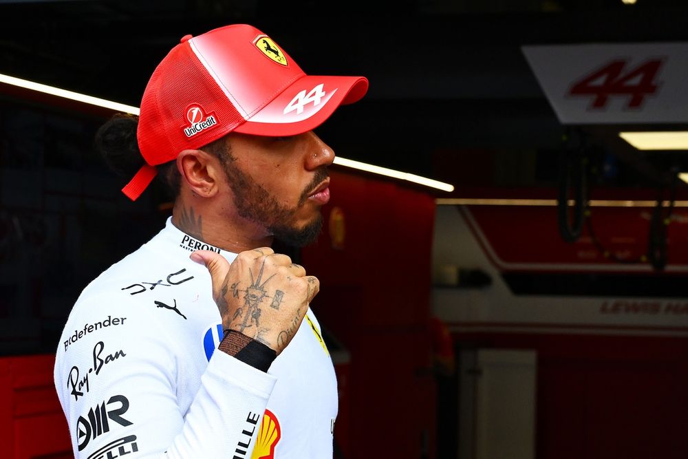 Hamilton: "Perdimos 2 décimas de tras reparar el coche por el accidente en los libres"