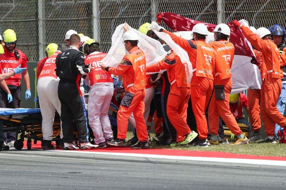 Así era retirado Alex Márquez, Gresini Racing, tras el accidente