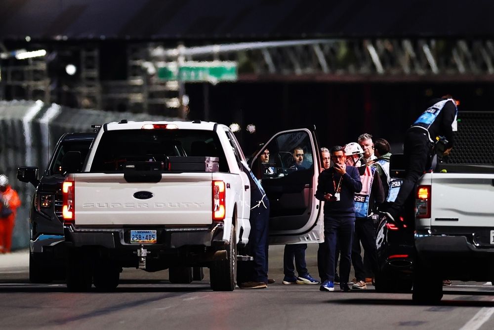 Норрис стал лидером второй тренировки, прерванной красным флагом