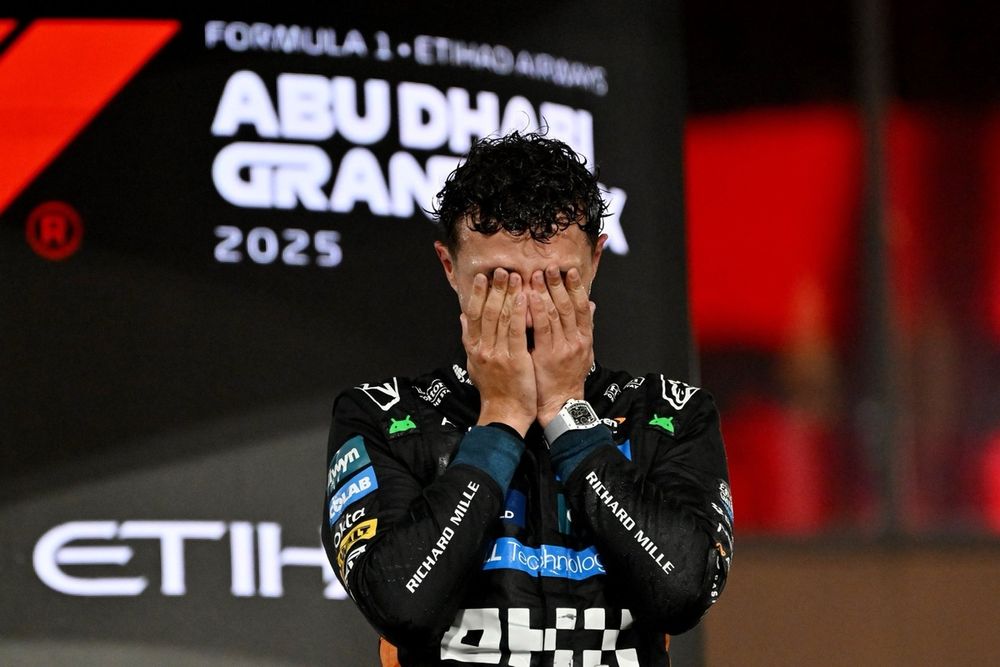 Lando Norris kon zijn emoties amper in bedwang houden na het behalen van de F1-titel.