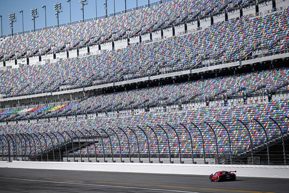 #62 Risi Competizione Ferrari 296 GT3 EVO: Daniel Serra, Davide Rigon, Alessandro Pier Guidi