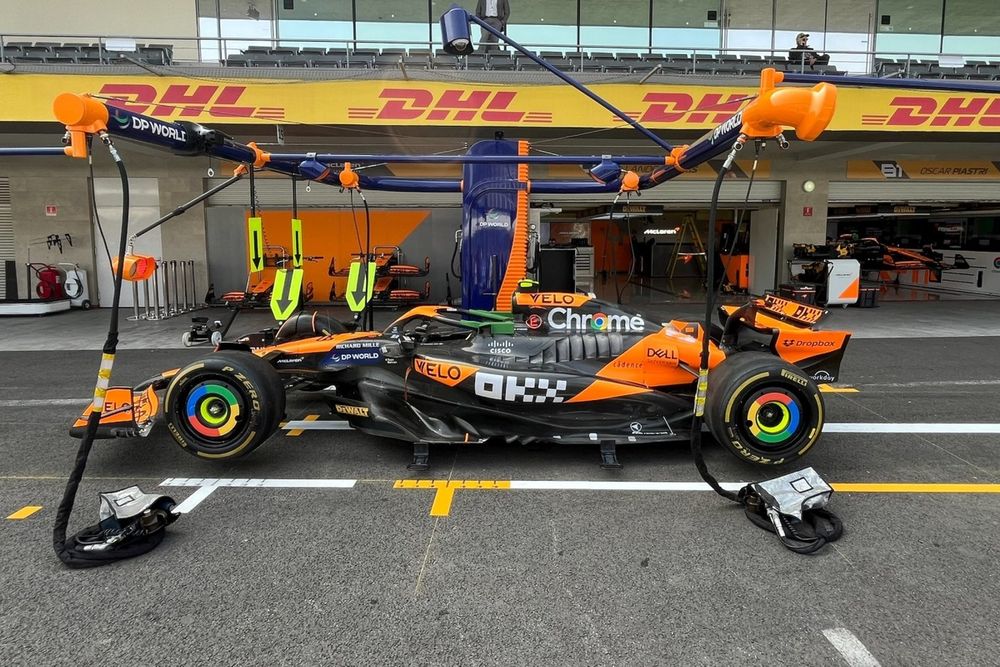 McLaren MCL38