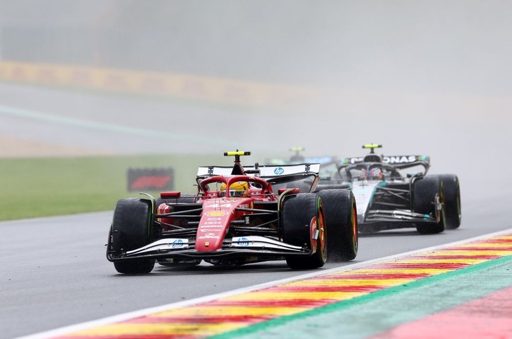 Lewis Hamilton in battaglia con Kimi Antonelli nel GP del Belgio