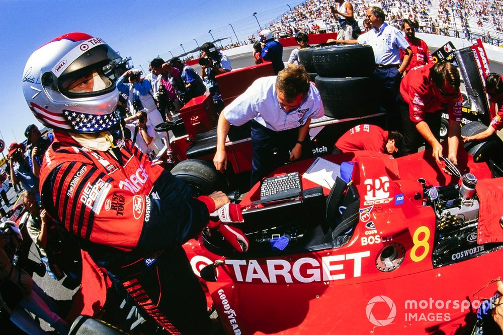 Andretti returned after a difficult 1993 in F1 with a Ganassi team that had yet to win, but the combination got off the mark at the first attempt