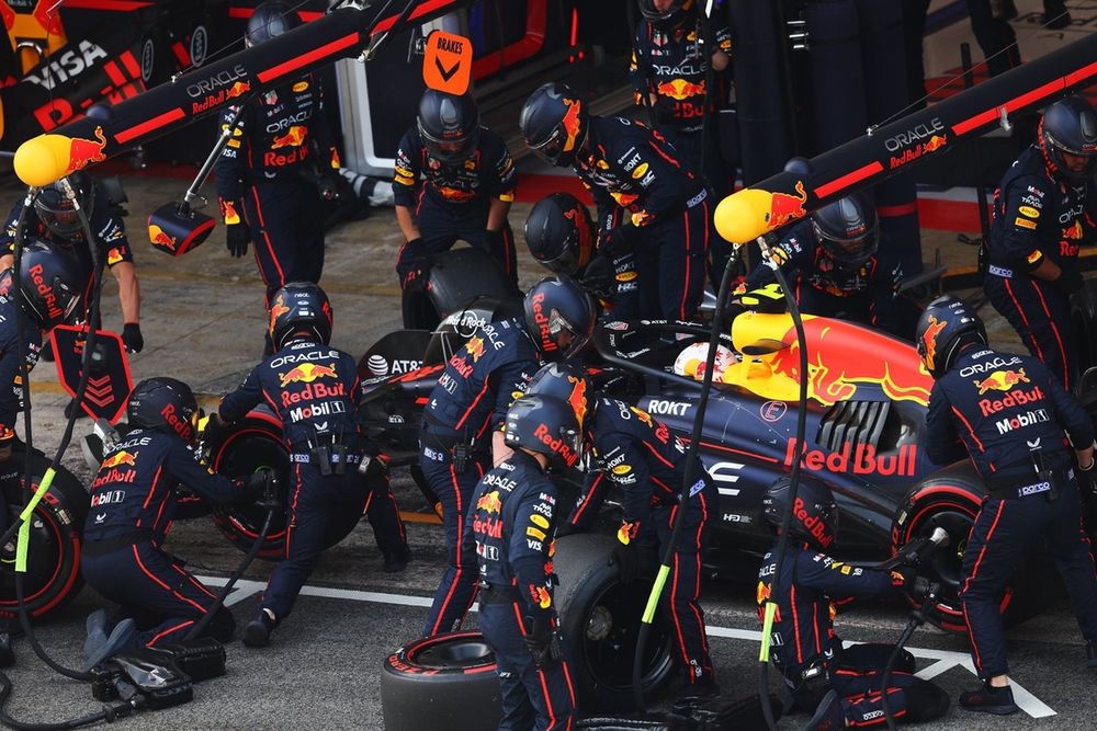 Ondanks de misser achter de safety car blijft Red Bull over het algemeen sterk qua strategie.