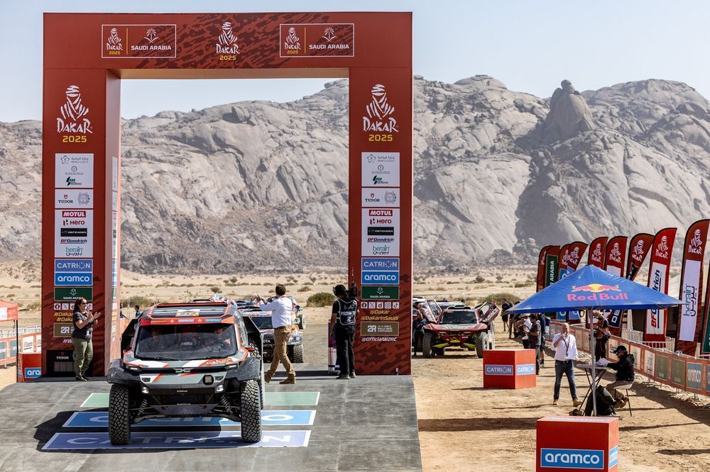 #219 The Dacia Sandriders Dacia: Sebastien Loeb, Fabian Lurquin