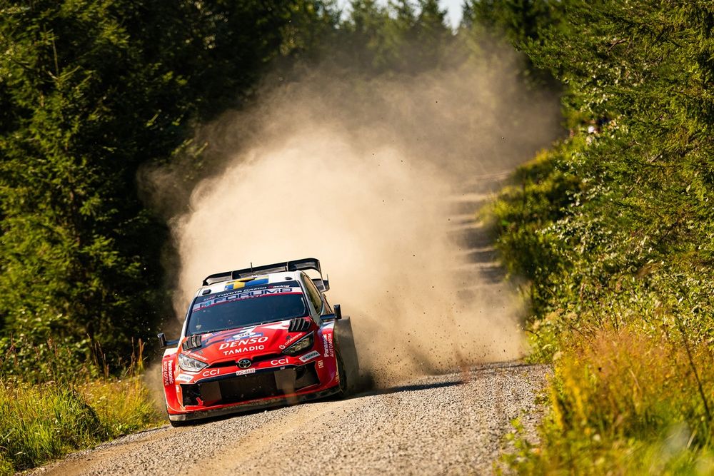 Oliver Solberg, Elliott Edmondson, Toyota Gazoo Racing WRT Toyota GR Yaris Rally1