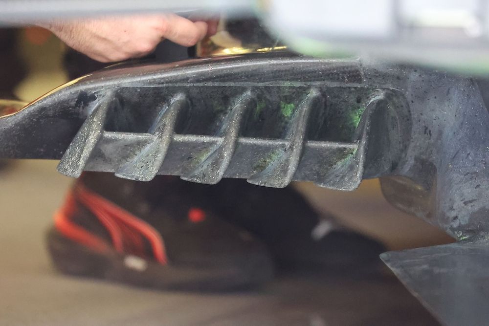 Ferrari SF-26, dettaglio del canalizzatore di flusso all'ingresso del fondo