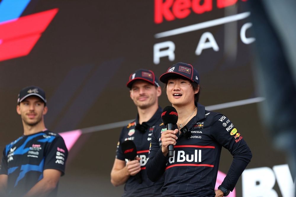 Max Verstappen, Red Bull Racing, Yuki Tsunoda, Red Bull Racing Team