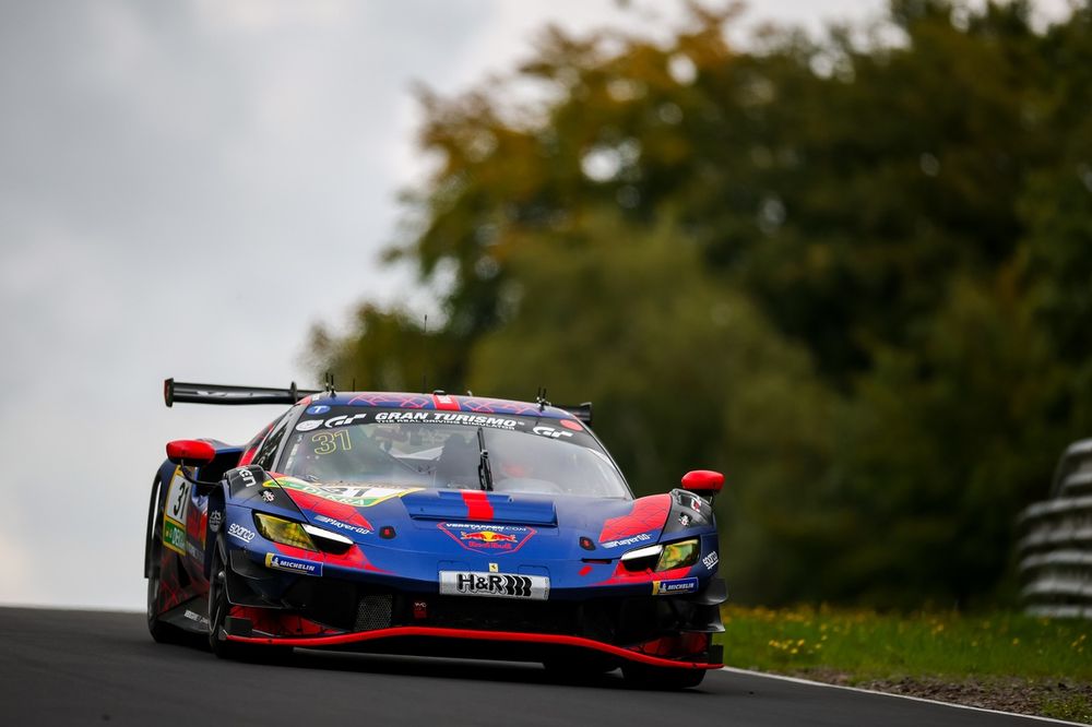 Na het behalen van permit A keerde Max Verstappen terug voor zijn eerste GT3-race op de Nordschleife.