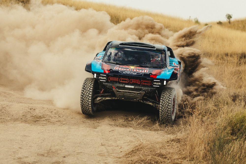 Carlos Sainz Sr. Carlos Sainz Jr. Ford Raptor T1