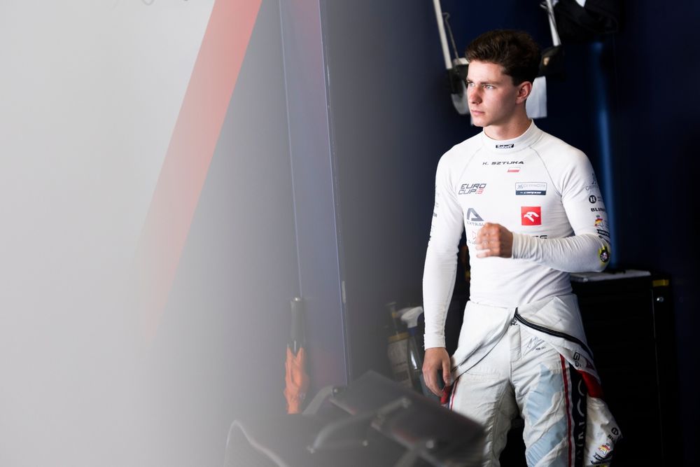 Kacper Sztuka, Campos Racing