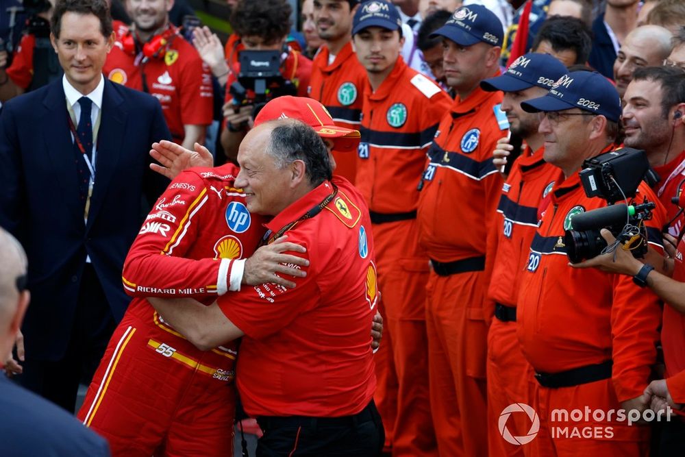 Carlos Sainz, Scuderia Ferrari, 3rd position, celebrates with Frederic Vasseur, Team Principal and General Manager, Scuderia Ferrari, in Parc Ferme