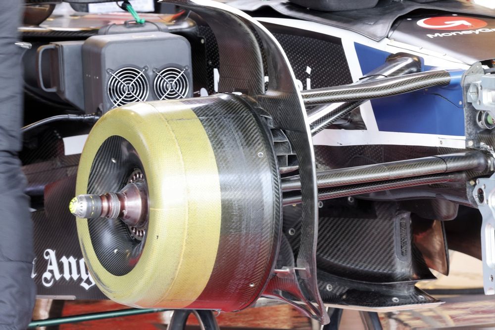 Detalle del tambor de freno delantero del Haas VF-24 