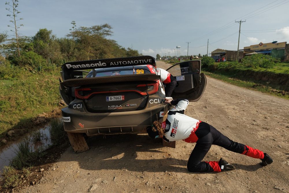 Oliver Solberg, Elliott Edmondson, Toyota Gazoo Racing WRT Toyota GR Yaris Rally1