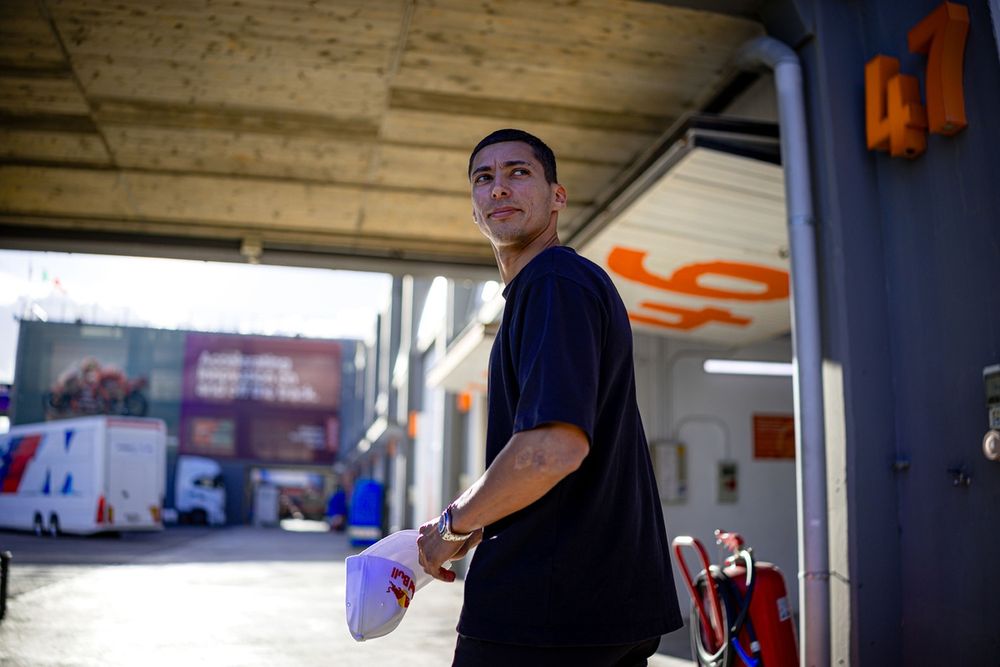 Toprak Razgatlioglu, Pramac Racing este lunes por la tarde en el paddock de Cheste