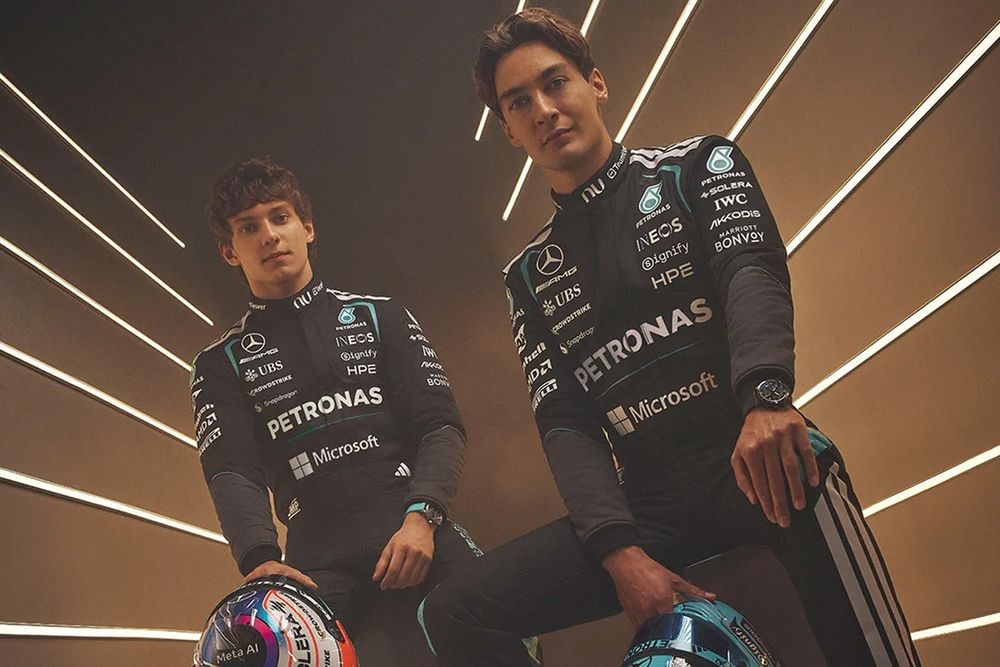 Le logo Microsoft apparaît sur les combinaisons de George Russell et Kimi Antonelli.