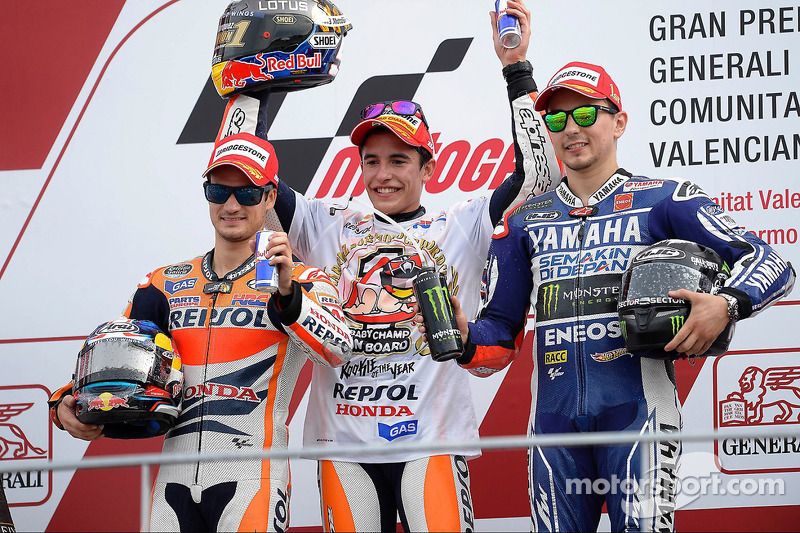 Podio de Valencia 2013, único año de la era MotoGP en el que tres pilotos de un mismo país lograron los tres primeros puestos del Mundial