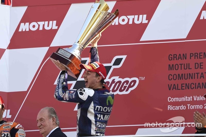 Jorge Lorenzo sabe lo que es ganar el titulo en la última carrera, lo hizo en Valencia 2015 remontando a Valentino Rossi