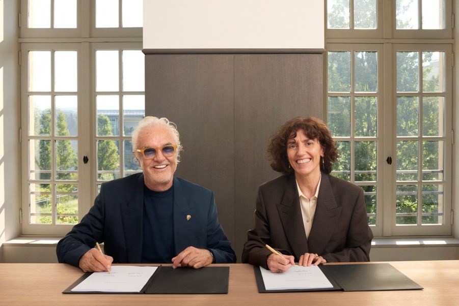 Flavio Briatore, Asesor Ejecutivo de Alpine F1 Team, y Francesca Bellettini, presidenta y CEO de Gucci