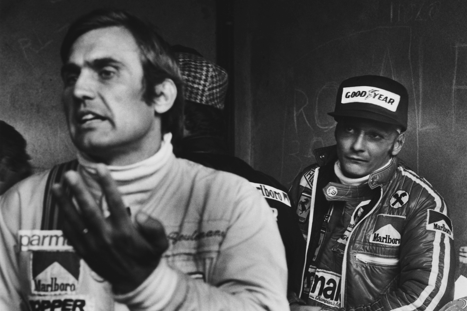 Lauda en Reutemann tijdens de Italiaanse GP van 1976. Volgens Lauda had Reutemann gelijk gebeld met Ferrari om een zitje op te eisen. Voor Lauda onvergeeflijk. 