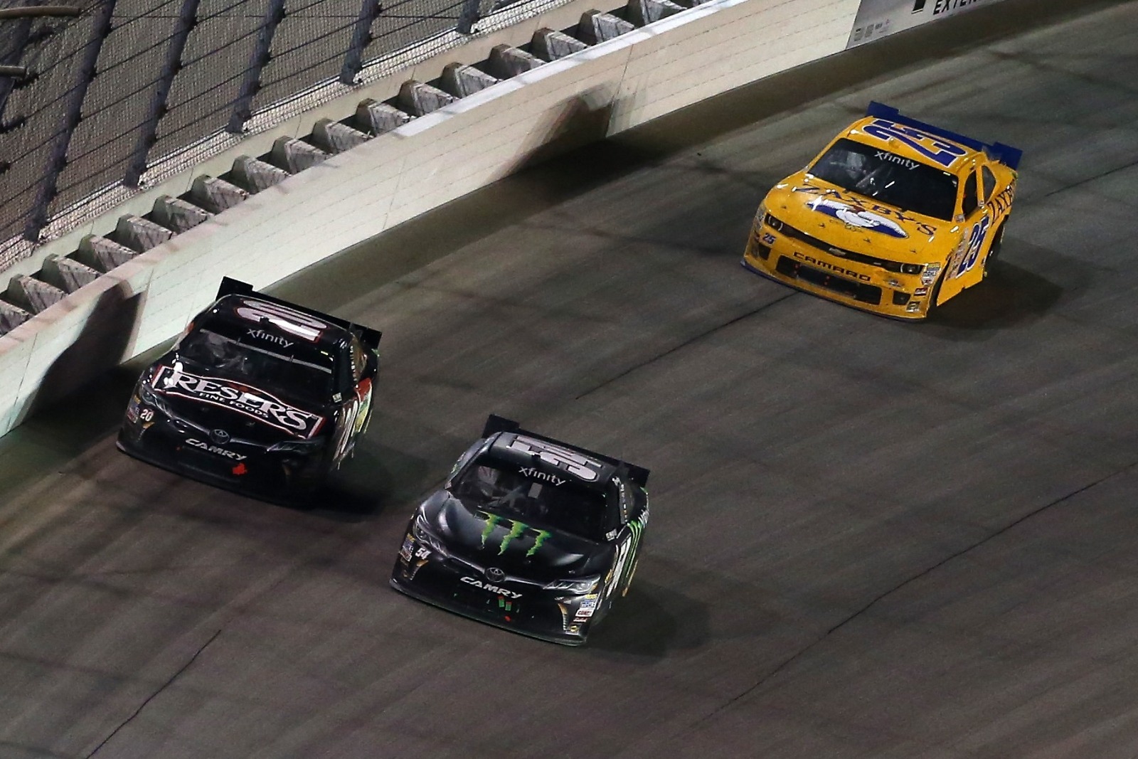 Kyle Busch passes Matt Kenseth for the win, 2015
