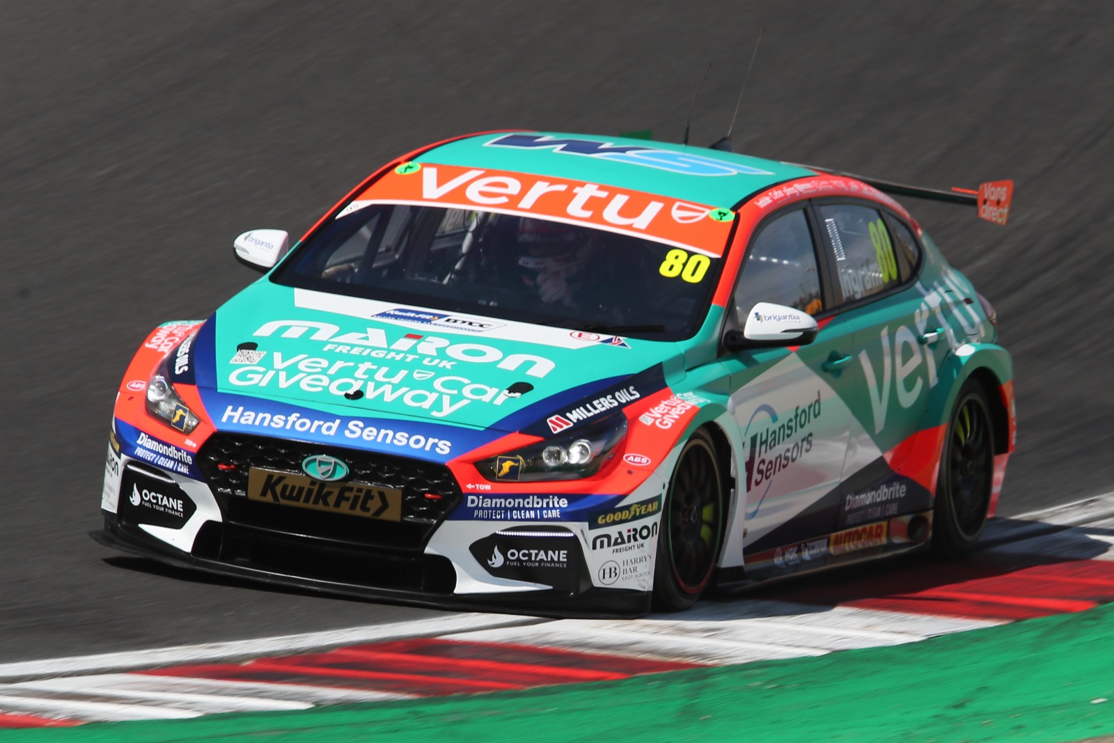 It's uncertain if Collard can complete the full season, but Excelr8 may need him to support Ingram's title defence