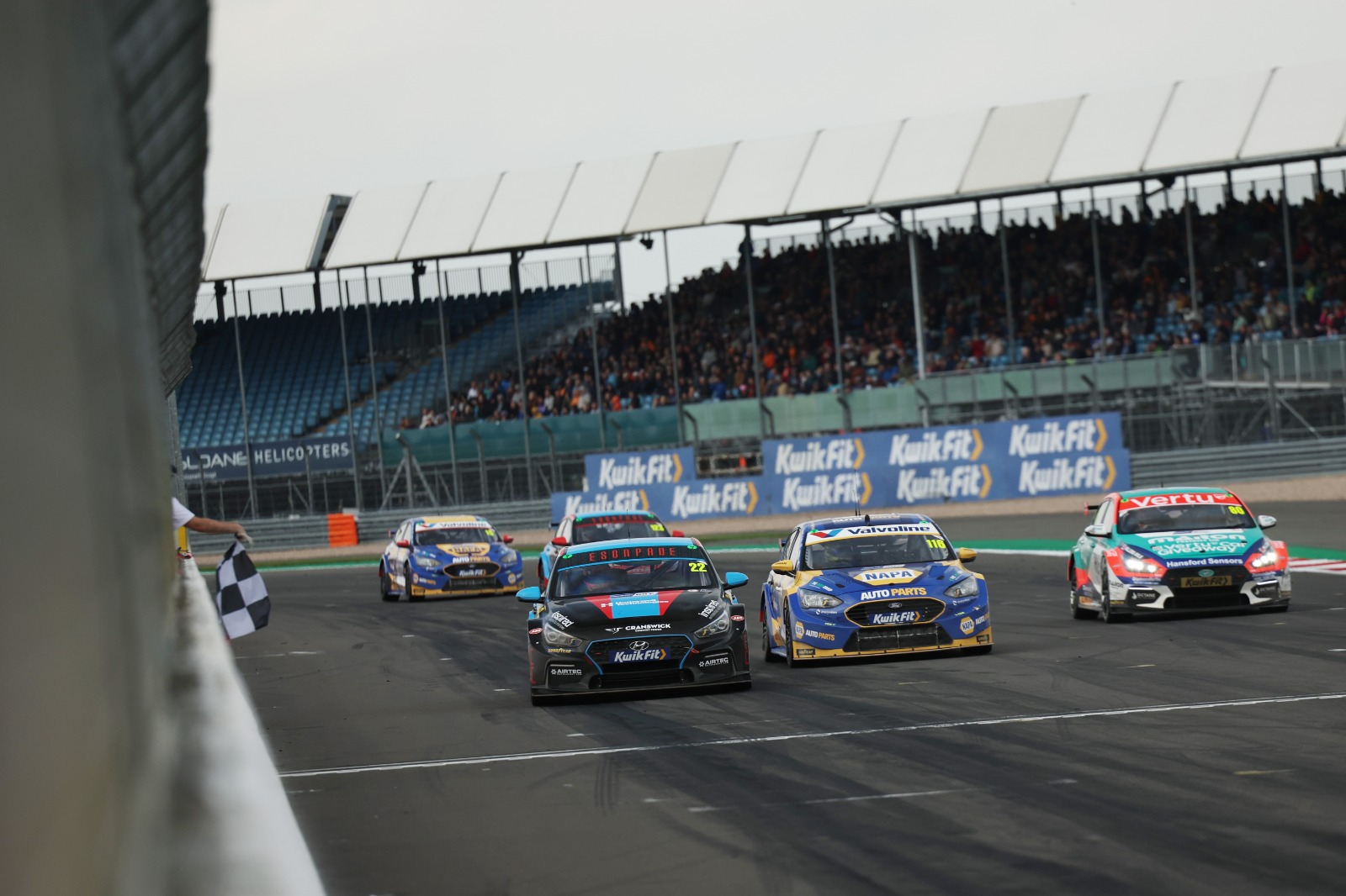 Sutton backs off behind Smiley to ensure he doesn't clinch the title in race one