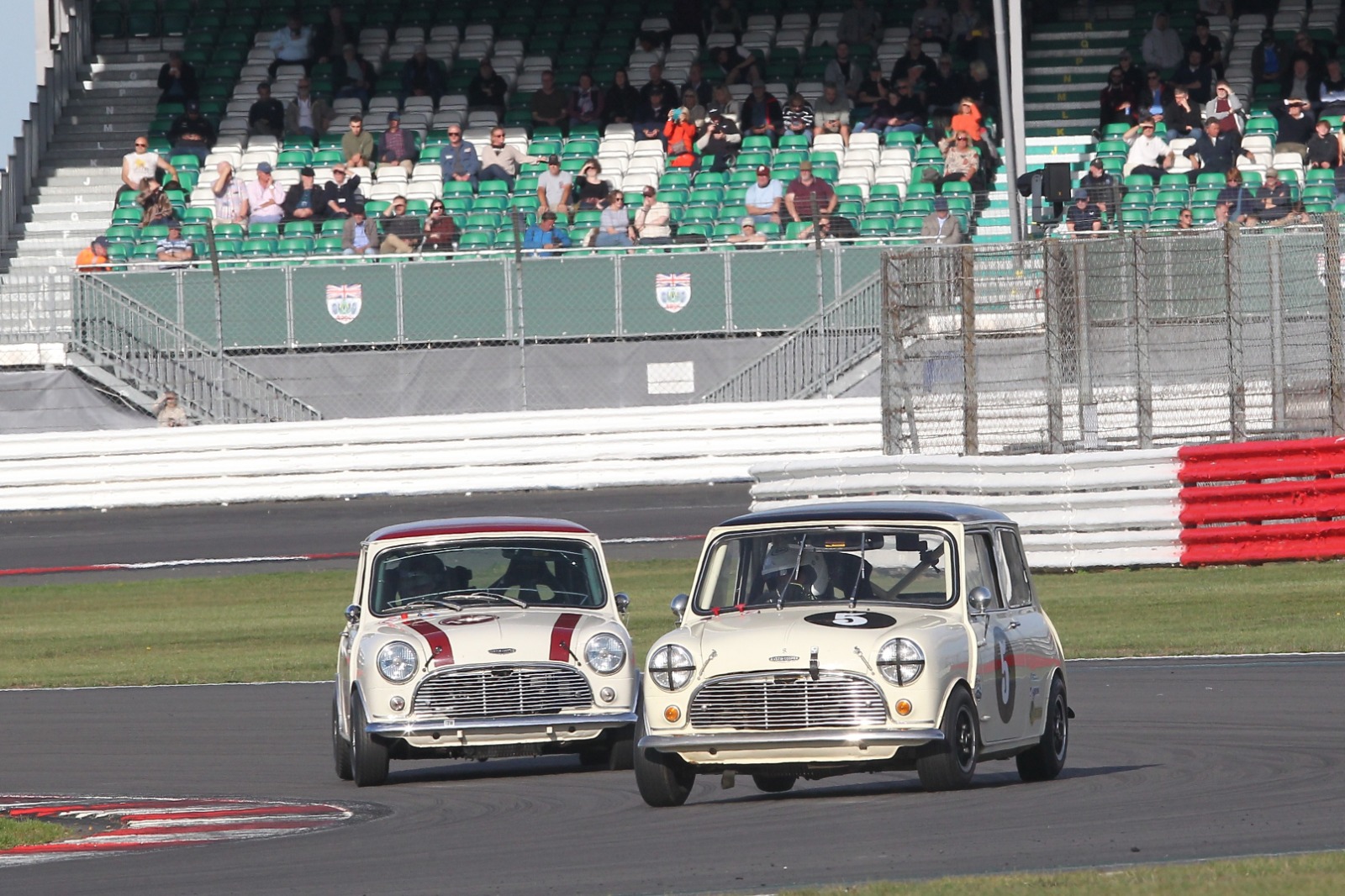 Morgan stormed through the order from 26th to victory in the second Mini bout