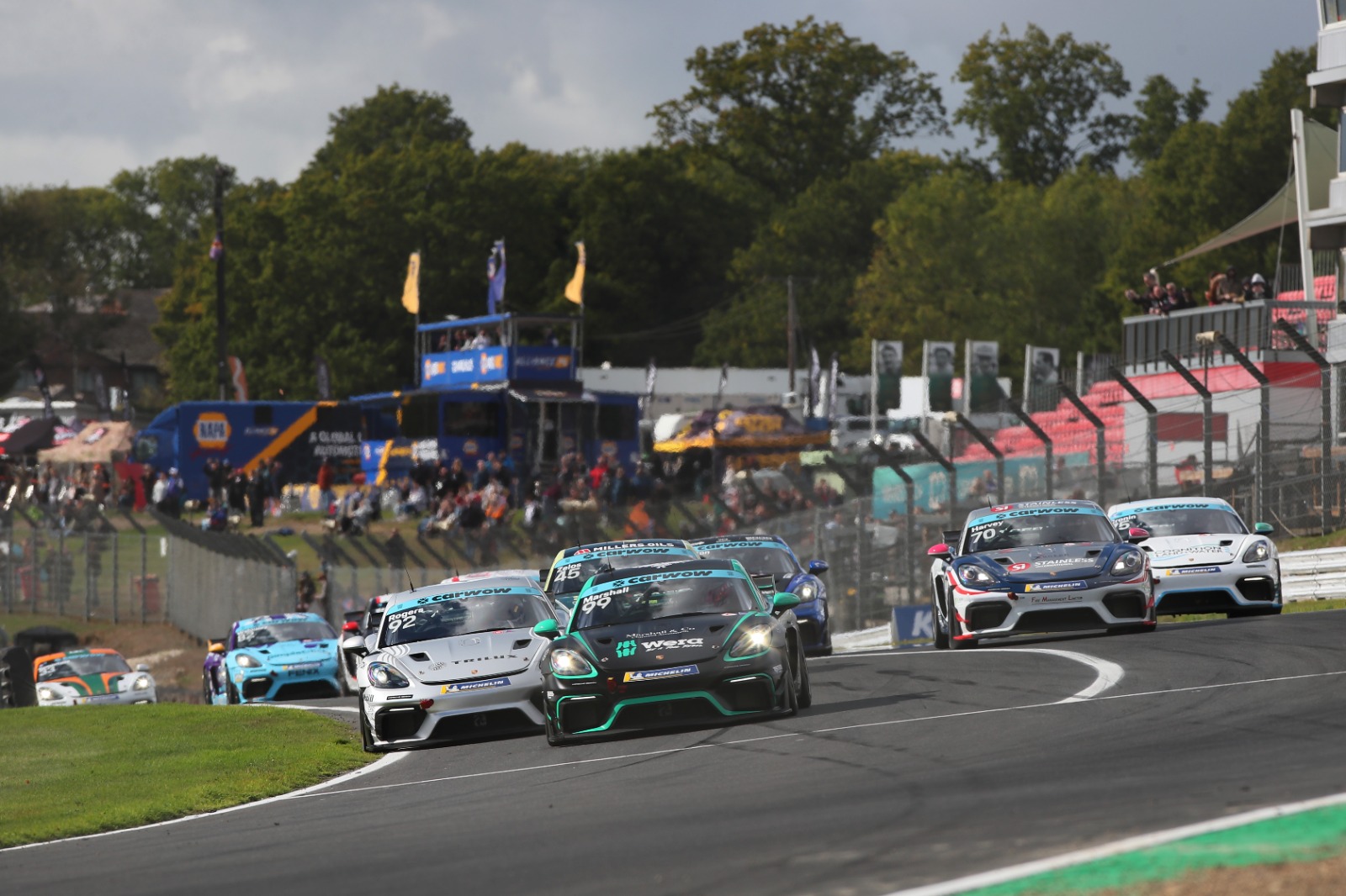 Marshall finished up five points ahead of team-mate Rogers (r) as the pair completed a clean sweep of all 18 wins