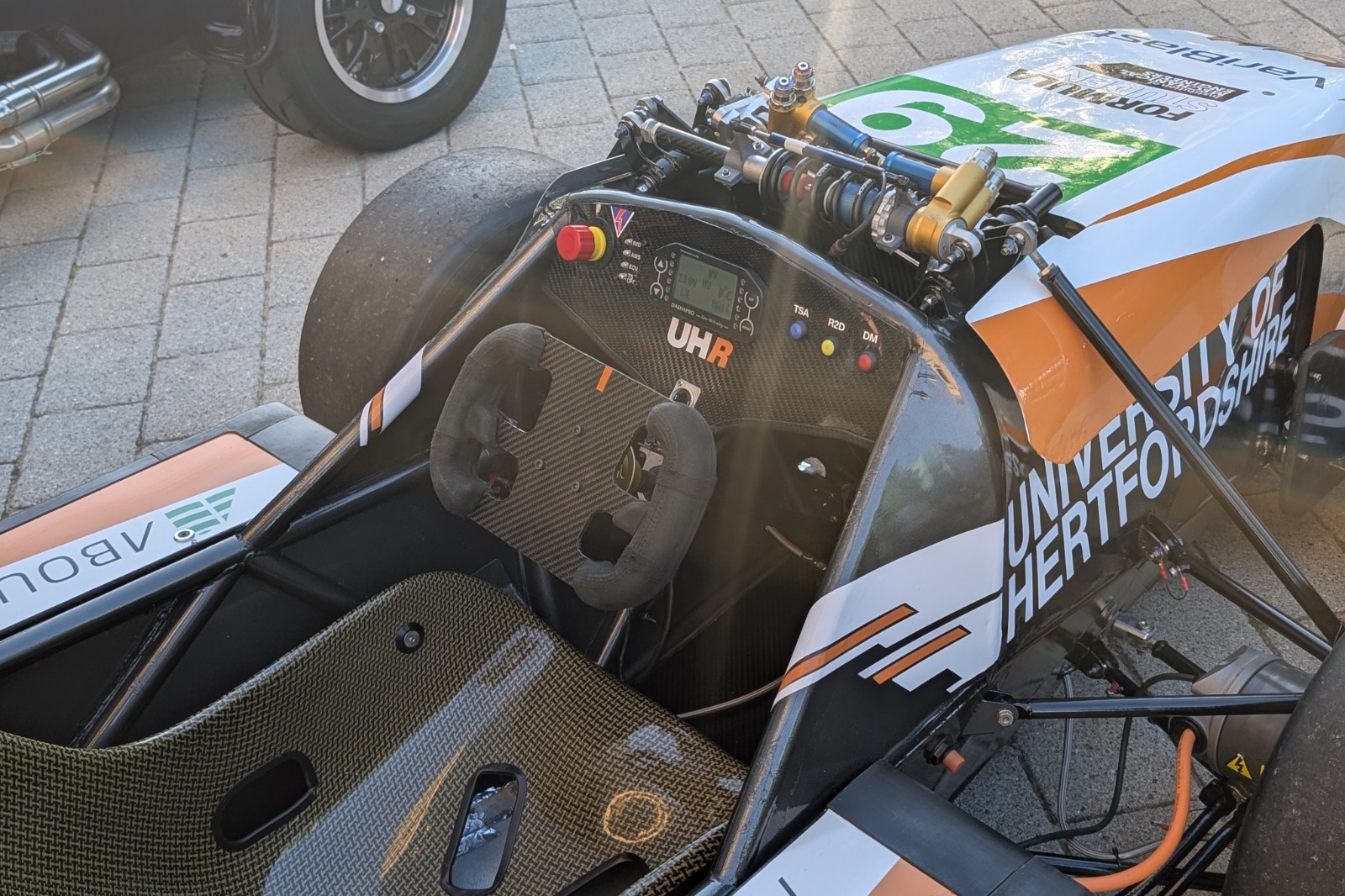 UH29's cockpit and front suspension layout